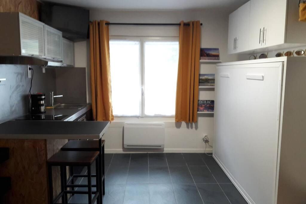Le Pratik, Commerces Et Lac A Pied Apartment Sevrier Bagian luar foto